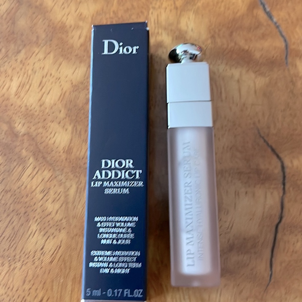 DIOR ADDICT# 000 LIP MAXIMIZER SERUM Lip plumping . New
